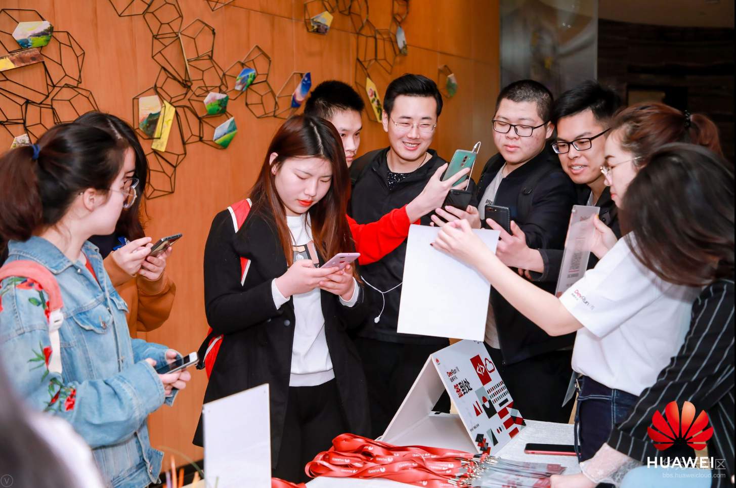 1556259263352842.png 18.PNG