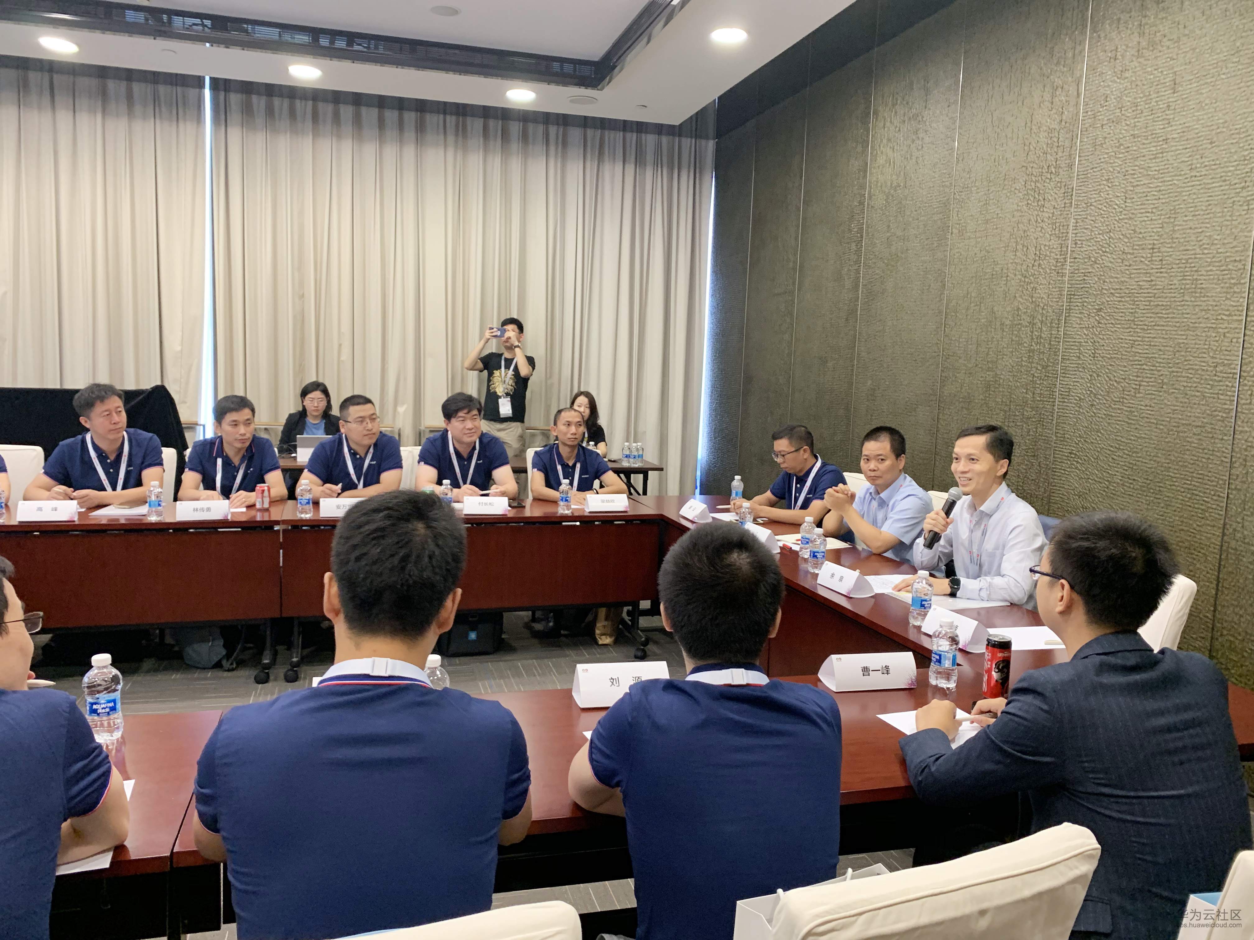 1569465064361300.jpg 稿件2:MVP座谈会现场配图2.jpg