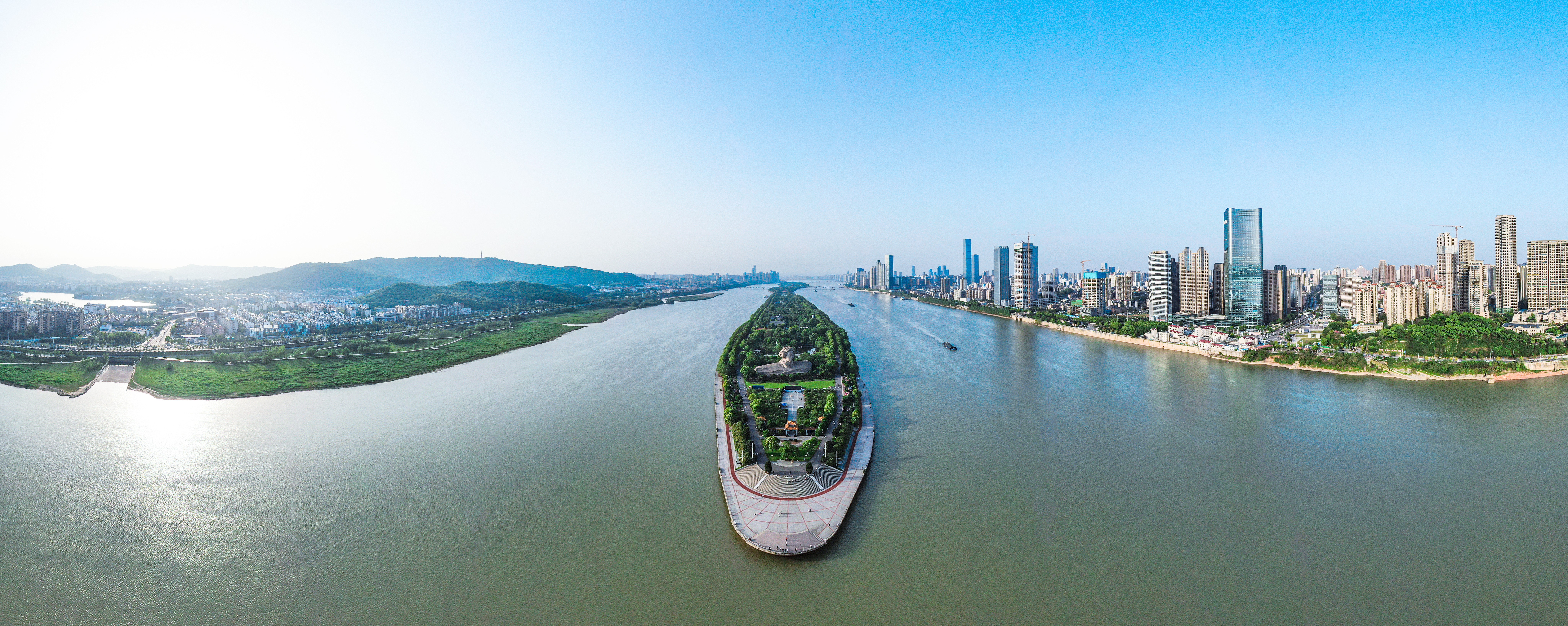 摄图网_501648395_湖南湘江橘子洲航拍全景图(2).jpg