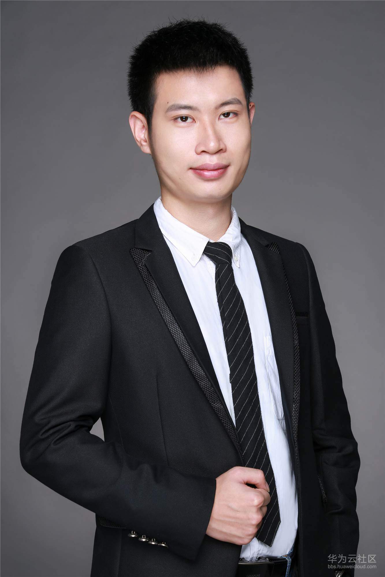 杨福东_副本.jpg